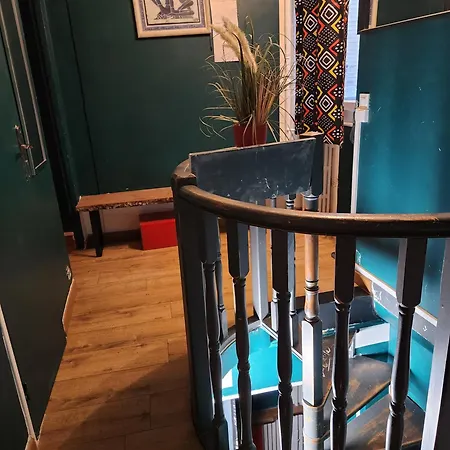 Centre Pres Des Buttes Chaumons Apartment Paris